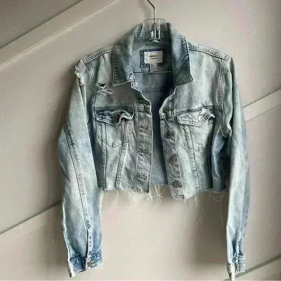 Forever 21 Cropped Denim Distressed jacket Size  M - Picture 1 of 6